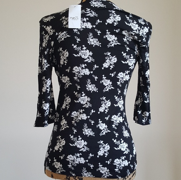 RUE 21 Shirt - Picture 3 of 4